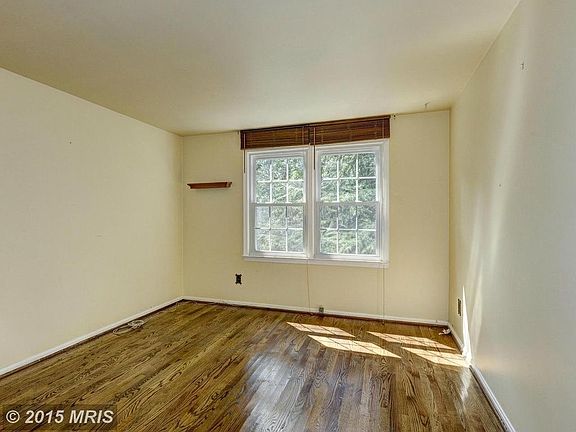 5th image of 2325 Oak Dr