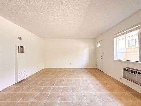 2nd image of 460 Vista Ave APT A