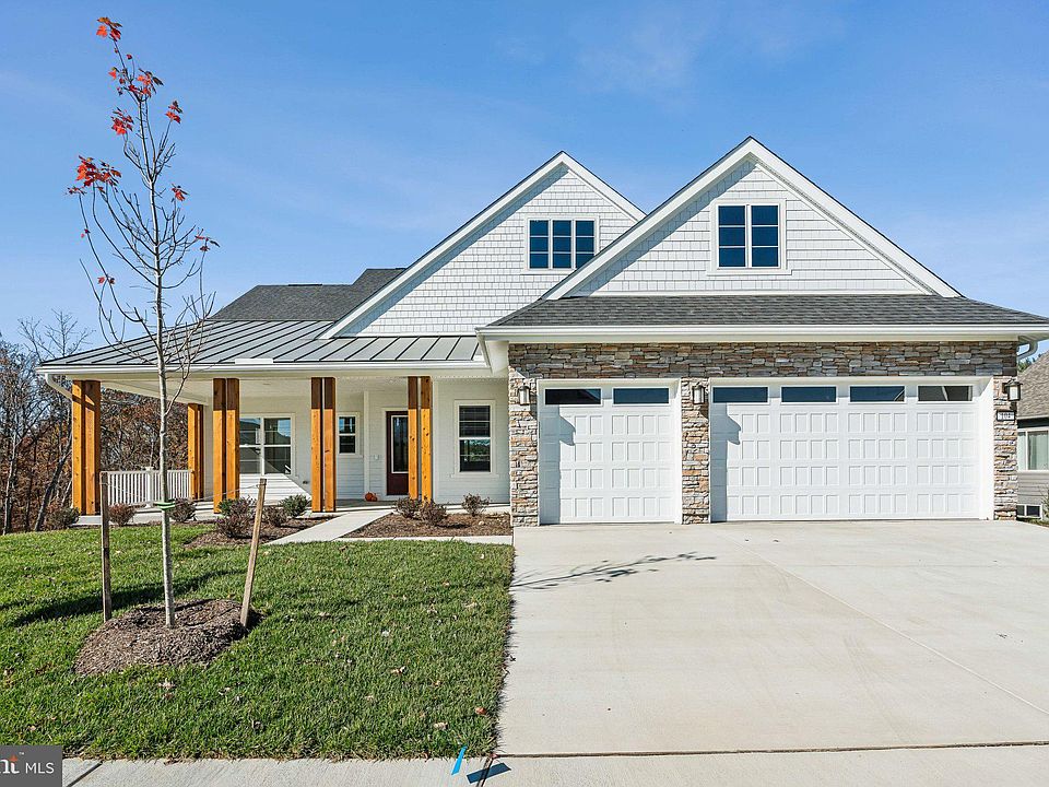 1st image of 104 Nandina Pl