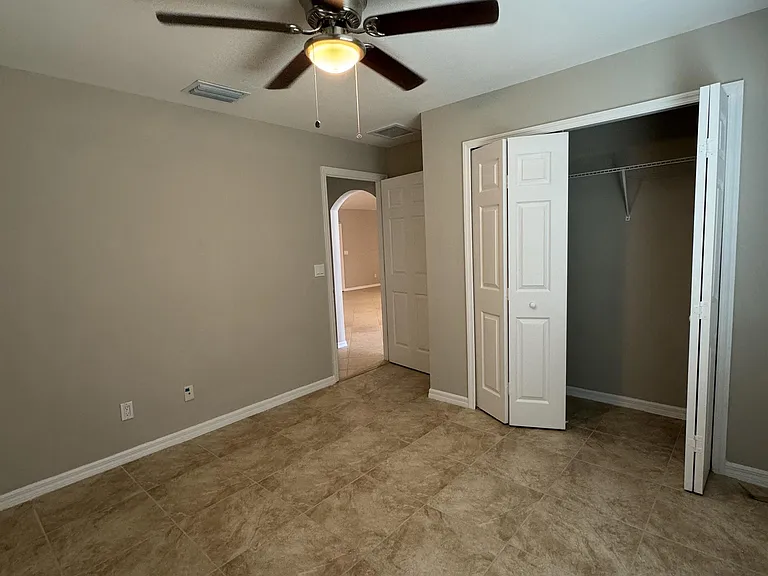 2502 38th St W — Photo 14