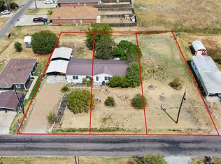 312 W Maple St, Whitewright, TX 75491