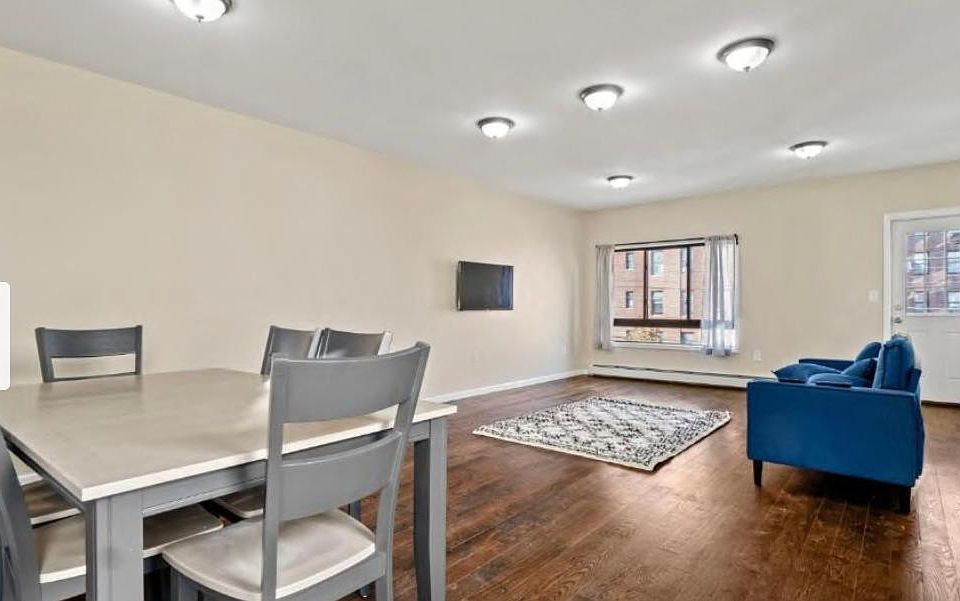1st image of 19020 Woodhull Ave Floor 1