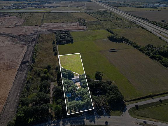 3rd image of 402 Fm 360 Rd