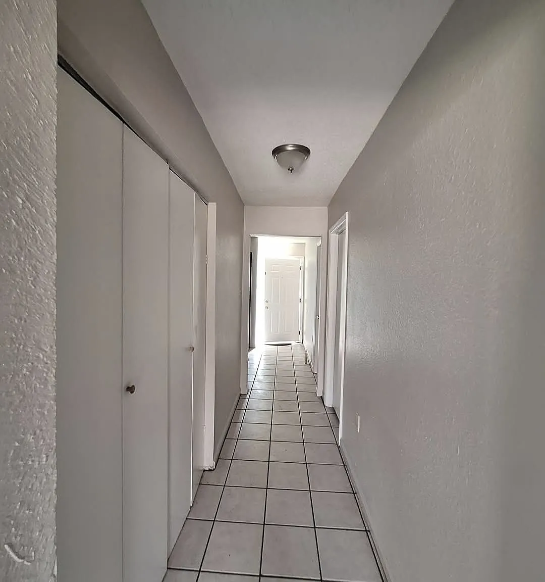 3 bed, 1200 sqft, $1,400 — Photo 3