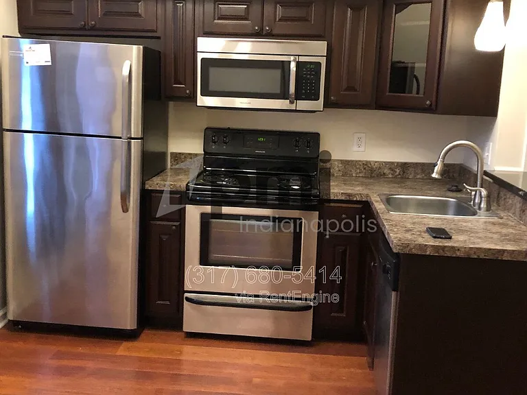 Indy Downtown Colonial Apartments — Photo 48