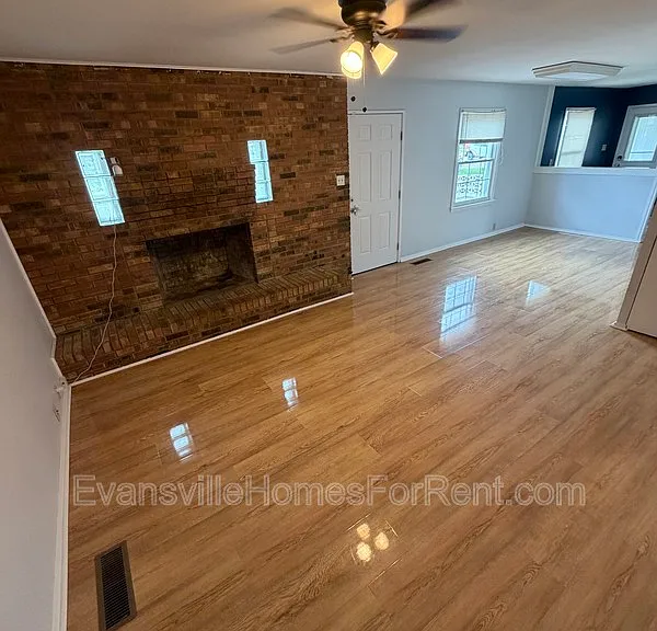 719 Lexington Rd — Photo 4
