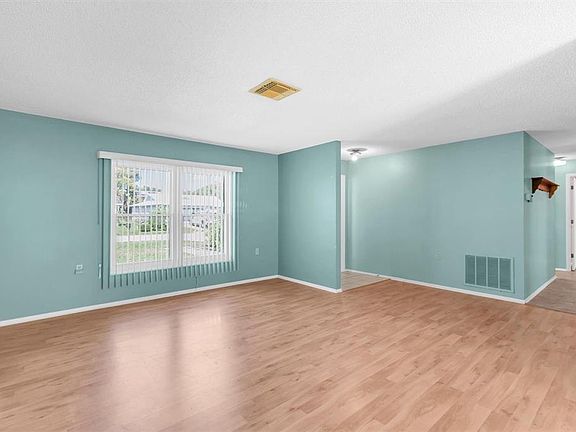 4th image of 10800 Teer Ln