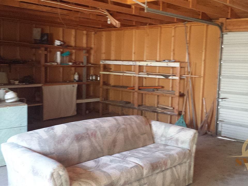 1st image of 311 10th Ave W