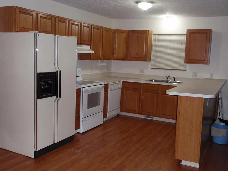 175 Goodview Ave — Photo 3