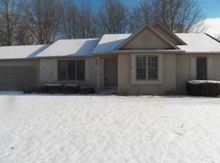 1017 Hidden Meadow Ln, Middlebury, IN 46540
