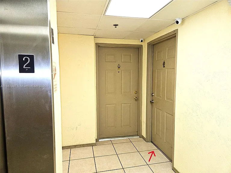 437 SW 7th St #201 — Photo 5