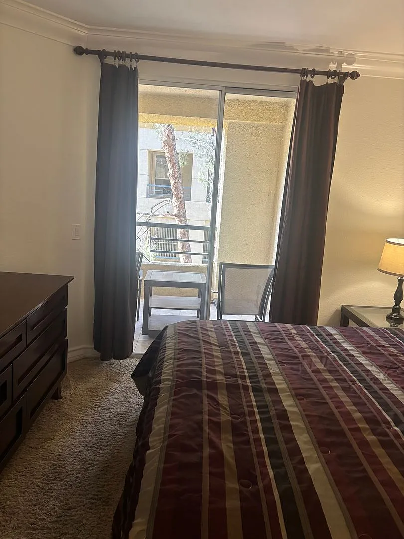 Building Photo - 230 E Flamingo Rd #212