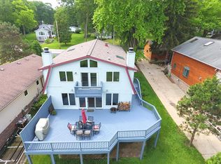 N27W27422 Woodland Dr, Pewaukee, WI 53072
