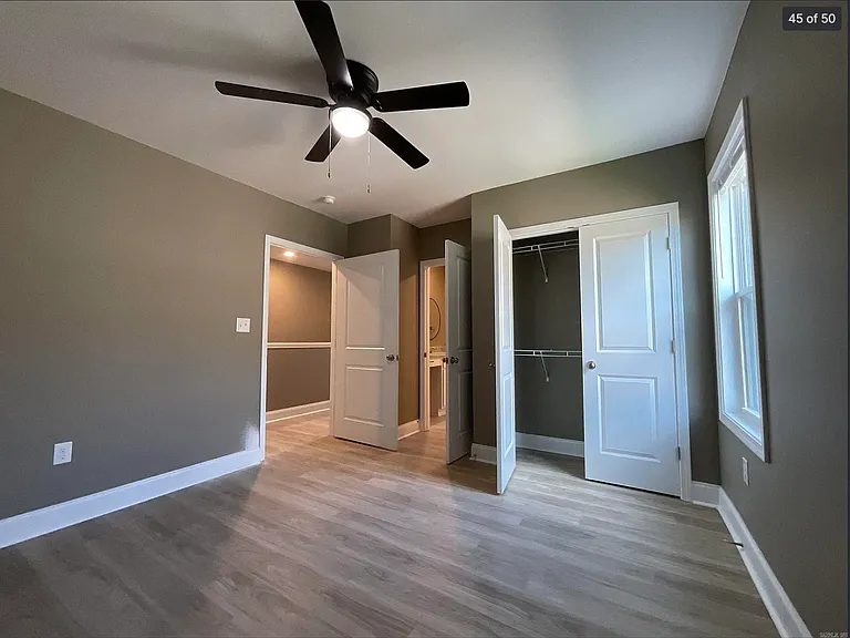 401 & 403 E Center St #401 — Photo 17