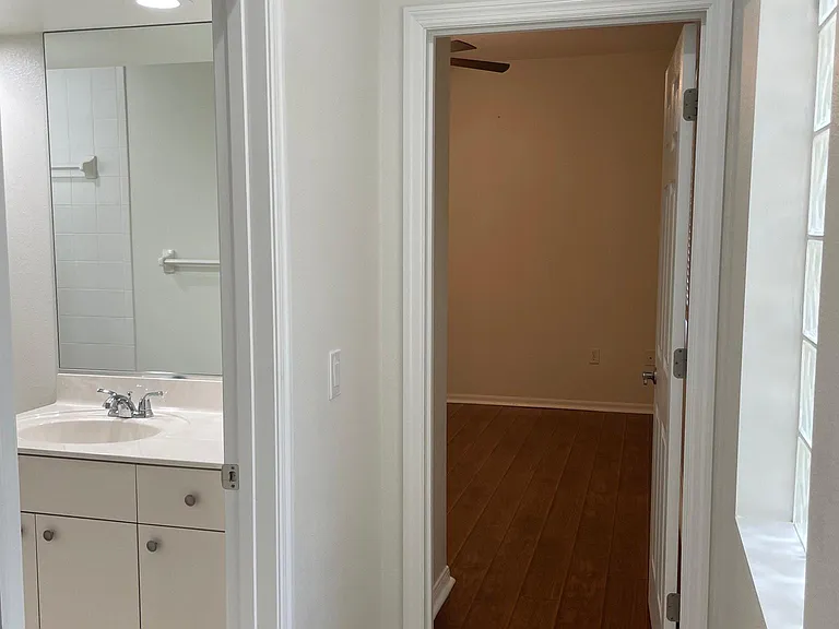 Private 4th Guest Bedroom