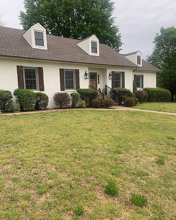 1st image of 5 White Oak Ct