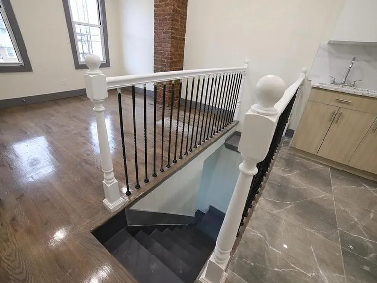 124 McAdoo Ave #1 — Photo 4