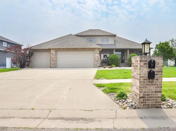3745 41st Ave S, Moorhead, MN 56560