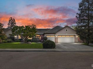 12601 Monterey Beach Dr, Bakersfield, CA 93311