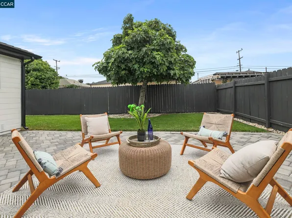 2818 Greenwood Dr, San Pablo, CA 94806