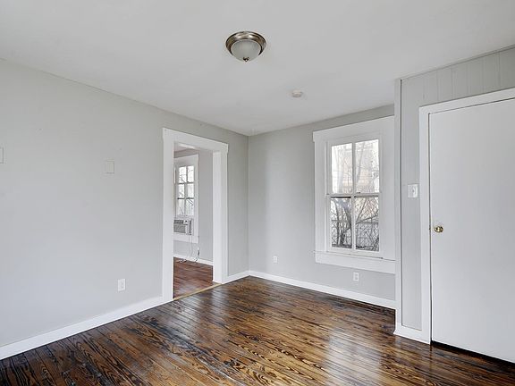 4th image of 821 S Smith St