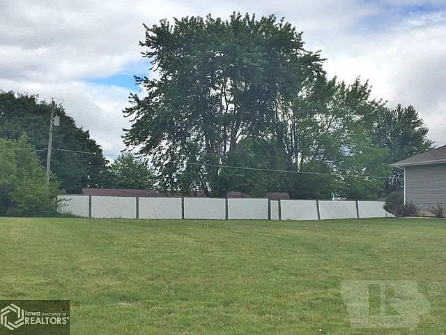 1st image of 3307 Lily Ln