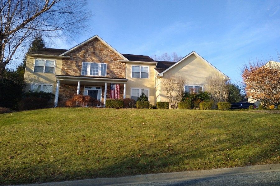 1st image of 800 Sunrise Dr