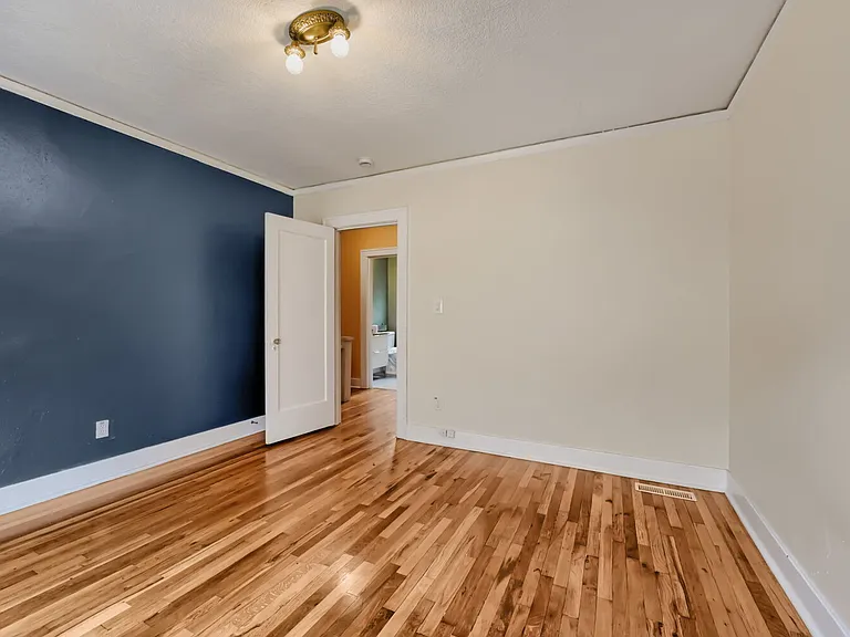 909 NE Brazee St #11 — Photo 12