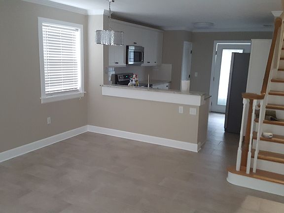 5th image of 808 Ellwood Ave