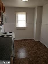 5th image of 36 Jefferson Ave #A