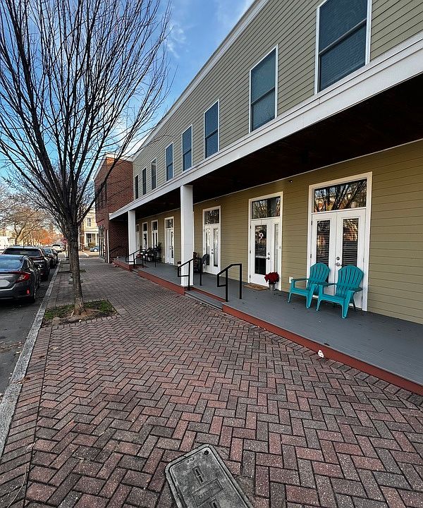 1st image of 2413 E Marshall St