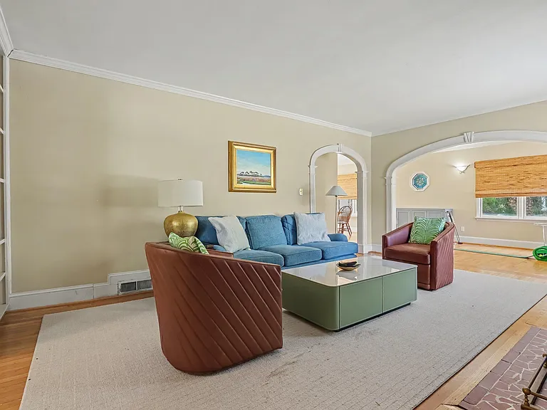 1528 Iredell Dr — Photo 18