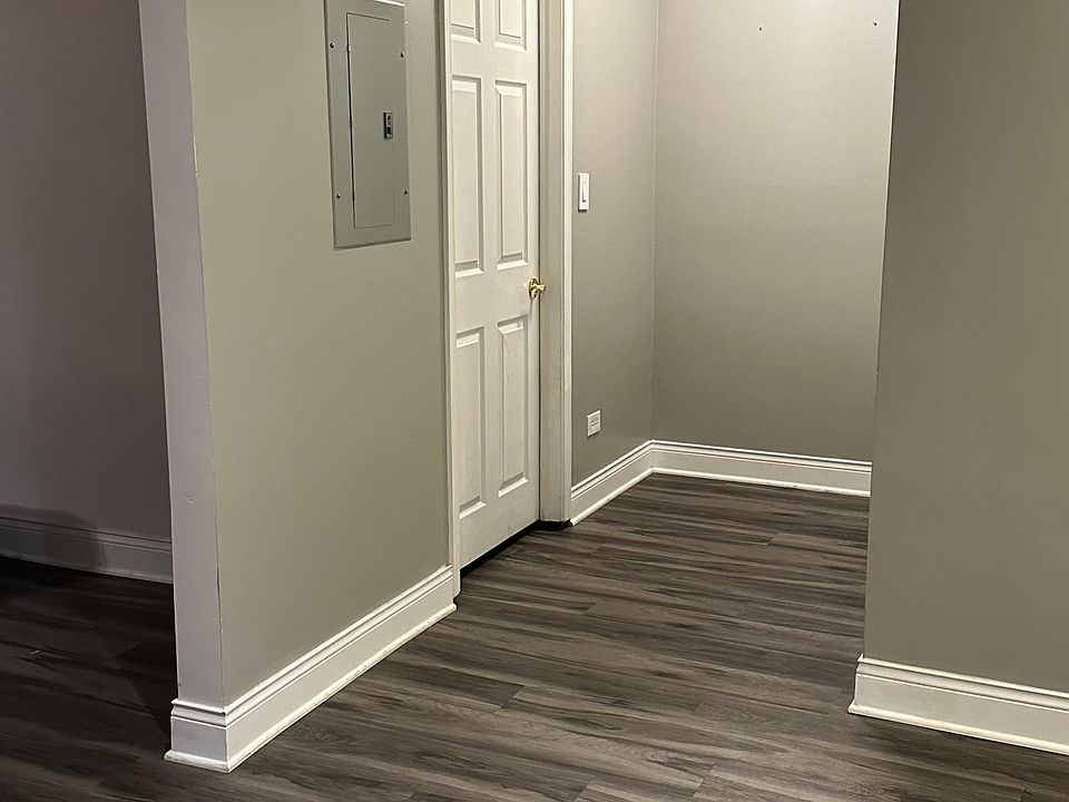 1st image of 4854 N Sacramento Ave APT G