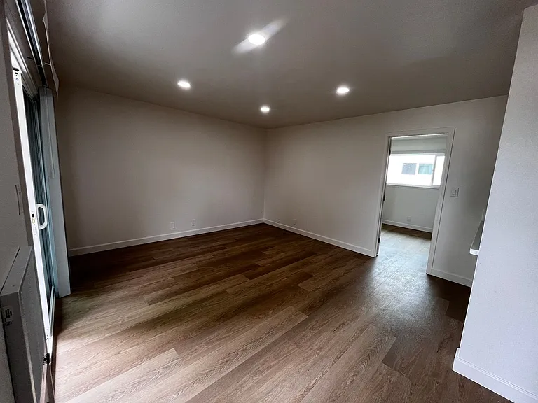1300 Edgewood Way — Photo 10