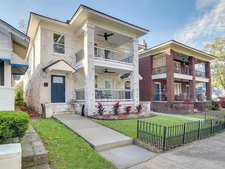 905 E Park Ave #B — Photo 1