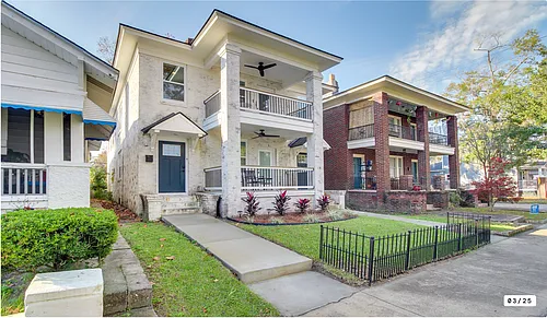 905 E Park Ave #B Photo 1