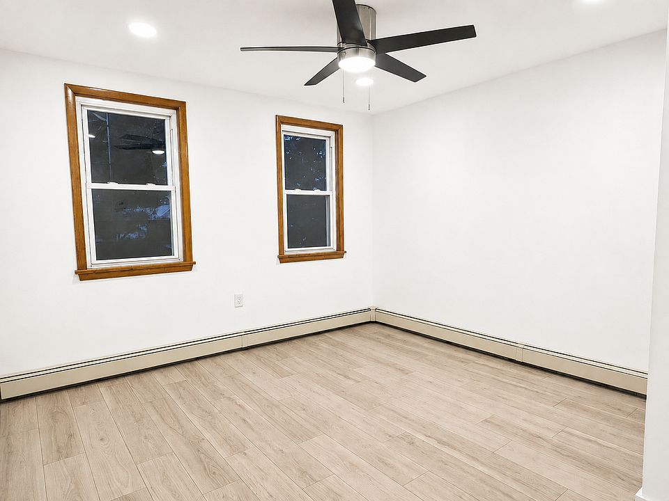 Living Room with new ceiling fan