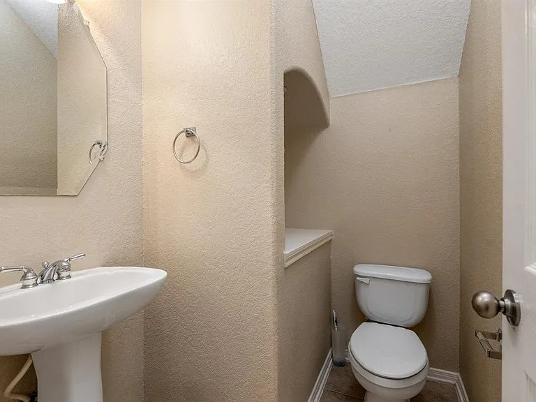 130 Zephyr Bend Pl — Photo 21