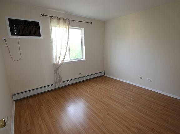 4th image of 821 S Dwyer Ave
