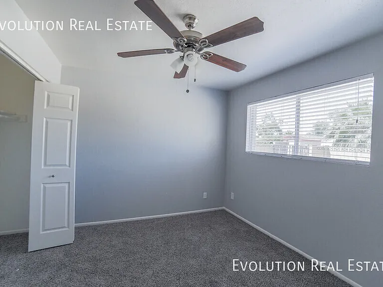2110 S Shannon Dr — Photo 22