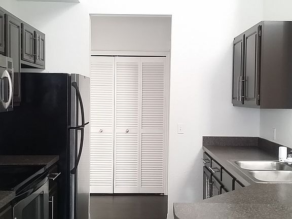 5th image of 5957 Westgate Dr #192