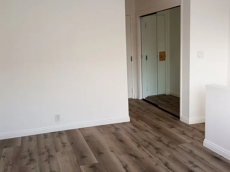 408 S Venice Blvd — Photo 12