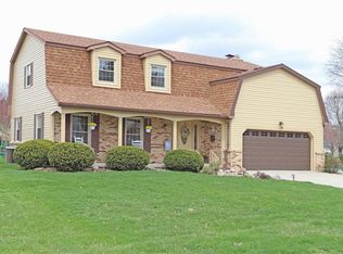 440 Eagle Point Rd, Rossford, OH 43460