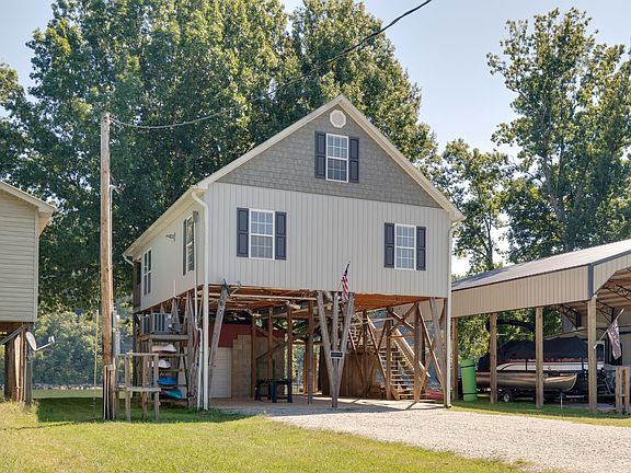 3rd image of 752 Pevahouse Camp Ln