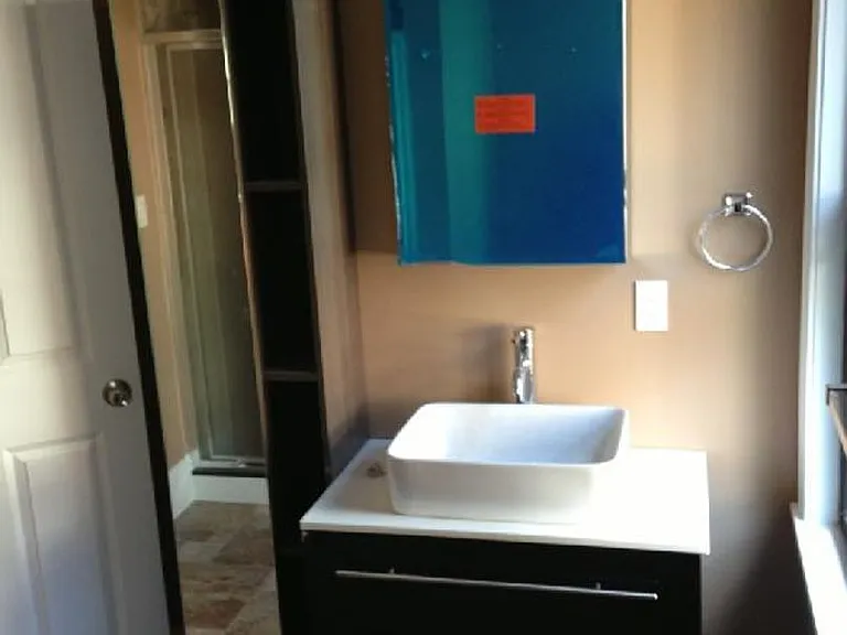 29 Woodstock Ave #2 — Photo 12