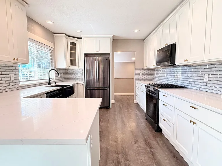 10107 SE Harold St — Photo 7