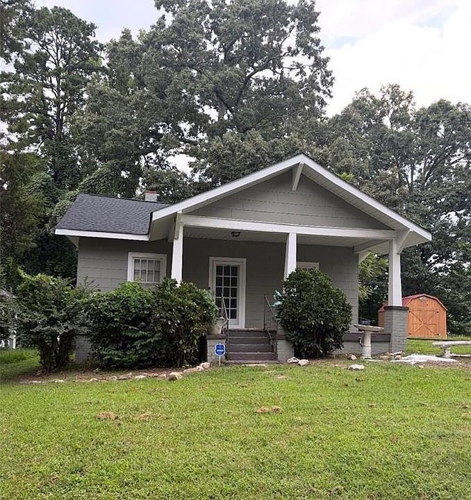 1st image of 608 Everett Ln