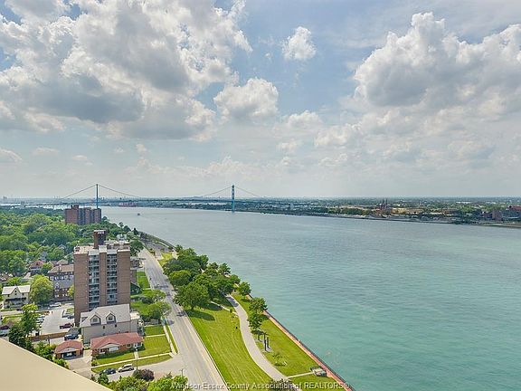 3rd image of 1225 Riverside Dr E #409