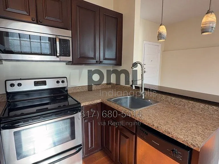 Indy Downtown Colonial Apartments — Photo 53