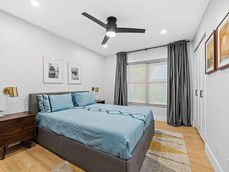305 SW 28th Ave — Photo 15
